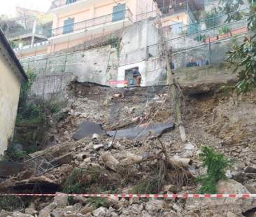 Non solo ponti, si dorme anche sui rischi naturali