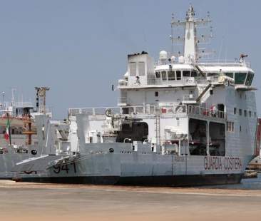 Migranti: Catania, Diciotti ormeggiata al molo di Levante