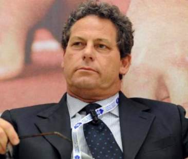 Fuoco incrociato su Gianfranco Miccichè, il doppio incarico nel mirino Fuoco incrociato su Gianfranco Miccichè, il doppio incarico nel mirino