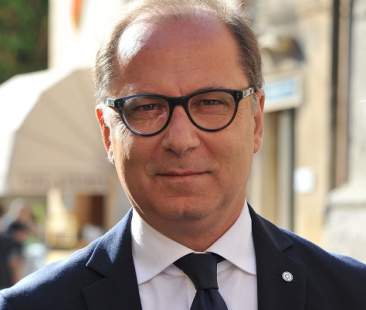 Nozze Ferragnez: il sindaco Bonfanti, “Io mi vesto così”