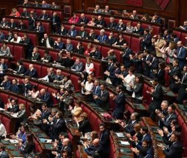 Taglio vitalizi, pioggia di ricorsi alla Camera, l’Ars temporeggia