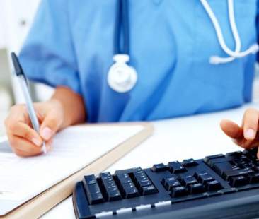 Infermieri, in Sicilia ne mancano diecimila