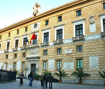 Palermo – Dalla Giunta ecco il Previsionale 2018: spesa corrente a quota 887 mln di euro Palermo – Dalla Giunta ecco il Previsionale 2018: spesa corrente a quota 887 mln di euro