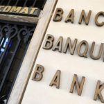 Banche, in aumento versamenti e prelievi