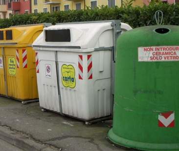Catania – Arrivano i cassonetti rifiuti a prova di incivile Catania – Arrivano i cassonetti rifiuti a prova di incivile