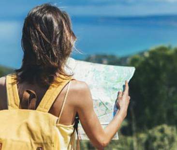 Viaggiatori italiani tra tecnologia e tradizione Viaggiatori italiani tra tecnologia e tradizione