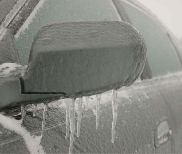 L’inverno sta arrivando anche per le auto, sei consigli per affrontare freddo e ghiaccio