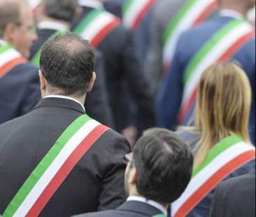 Politica: donne e giovani restano a casa