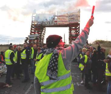 Gilet gialli, non basta la moratoria sui carburanti Gilet gialli, non basta la moratoria sui carburanti