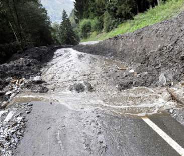 Strade a pezzi, la Regione chiede aiuto al governo nazionale per spendere i fondi
