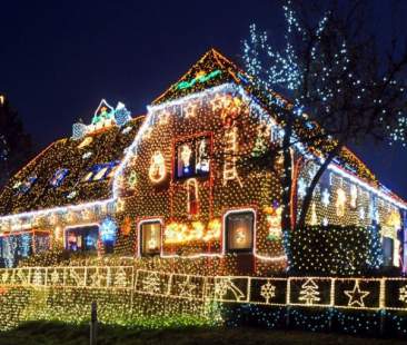 La sicurezza “sotto l’albero” 10 regole per evitare incendi a Natale