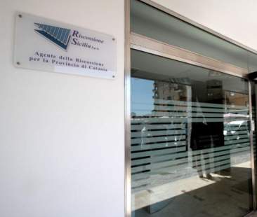 Riscossione Sicilia: tre arresti a Catania per accessi illegali