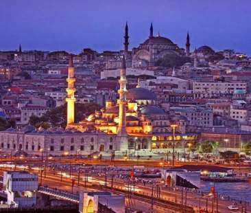 Istanbul, un lungo viaggio culinario tripudio di colori, profumi e sapori