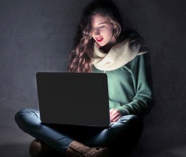 Sesso e fertilità, grave gap conoscitivo, gli adolescenti si informano sul web