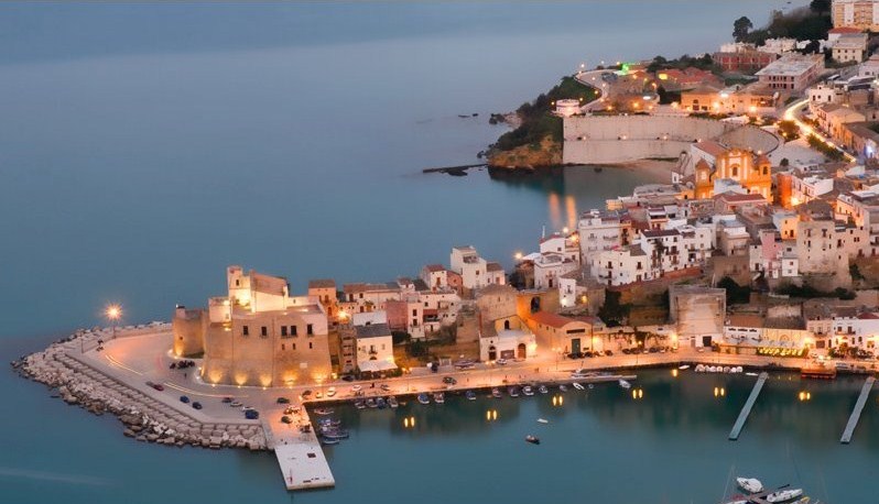 A Petrosino i giovani “sentinelle della legalità” A Petrosino i giovani “sentinelle della legalità”