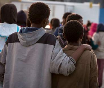 Drastico calo dei minori stranieri soli, ma più di 5 mila sono irreperibili