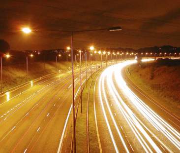 Illuminazione pubblica, a 139 Comuni isolani 57 milioni per tagliare gli sprechi in bolletta