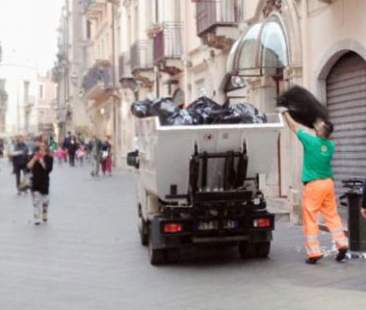 Messina – Anche Taormina ha deciso di mettere al bando la plastica