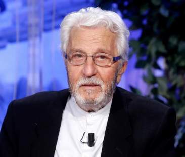 Pino Caruso: mezzo secolo di storia del costume