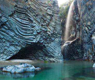 Tra natura e reperti archeologici, l’Alcantara punta sul turismo sostenibile