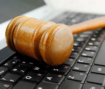 Accesso al sistema informatico di un ente pubblico