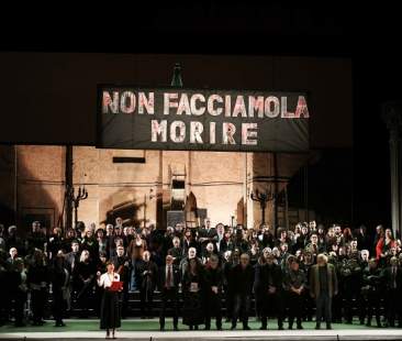 Il colpo di teatro della gente del Bellini