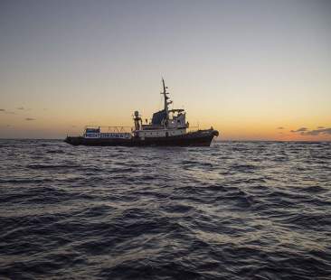 Il Governo italiano contro 49 migranti