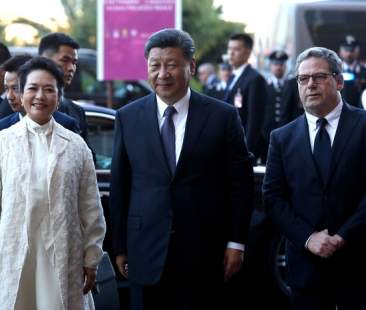 Italia-Cina: Xi e Peng incantati dal Palazzo Reale