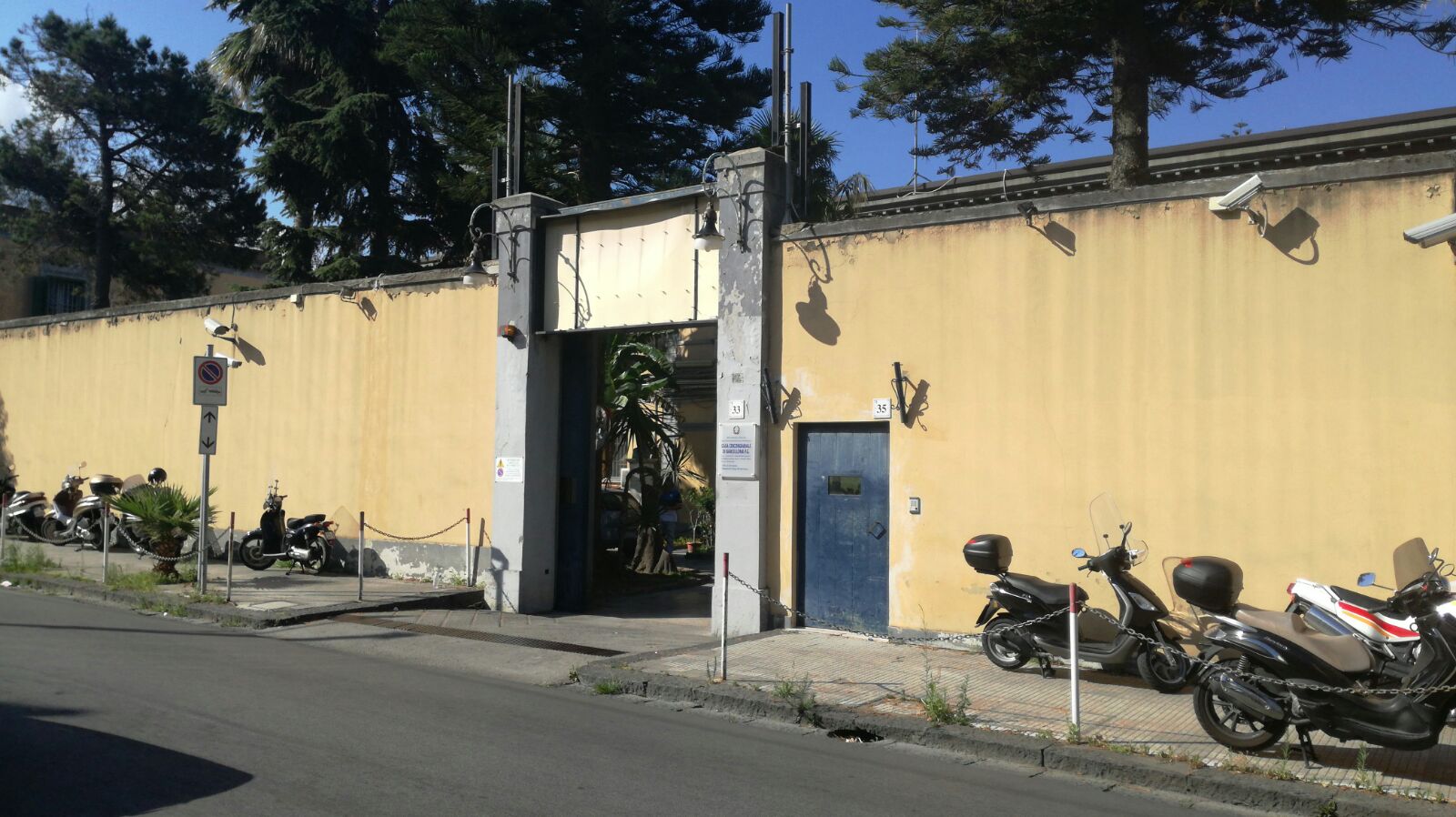 Carcere di Barcellona: situazione critica i sindacati chiedono interventi immediati