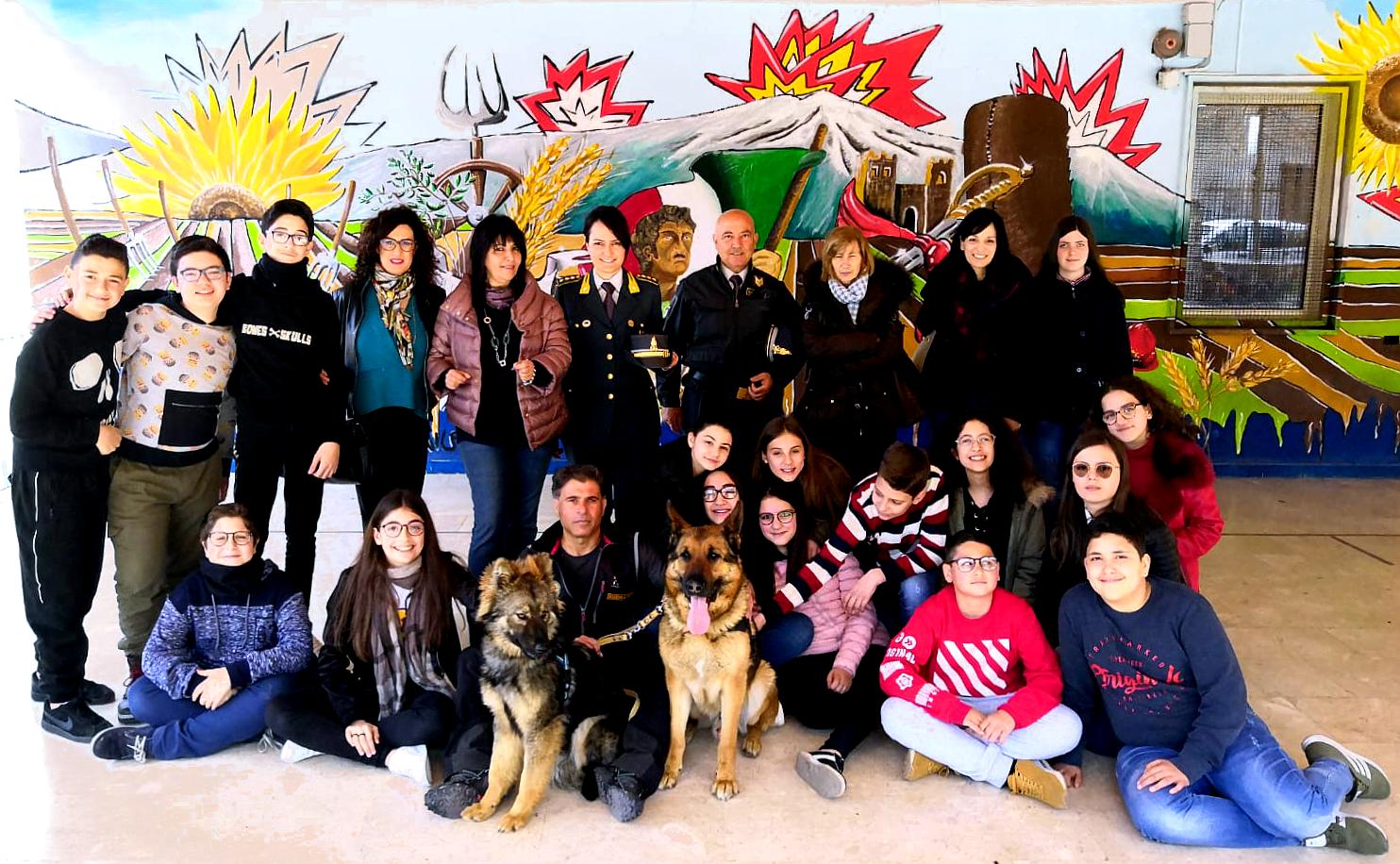 “Educazione alla legalità economica” La Guardia di finanza tra i banchi