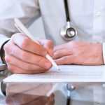 Medici e falso ideologico: cosa dice la Cassazione