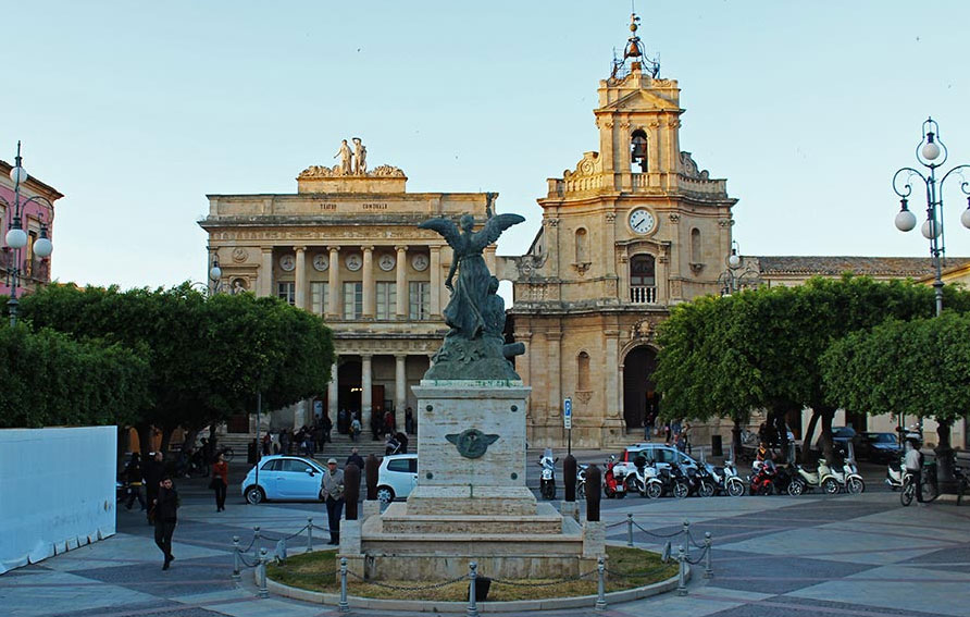 “Sicilian Vintages. Mi vesto d’antico”, viaggio tra gli antichi costumi siciliani a Vittoria