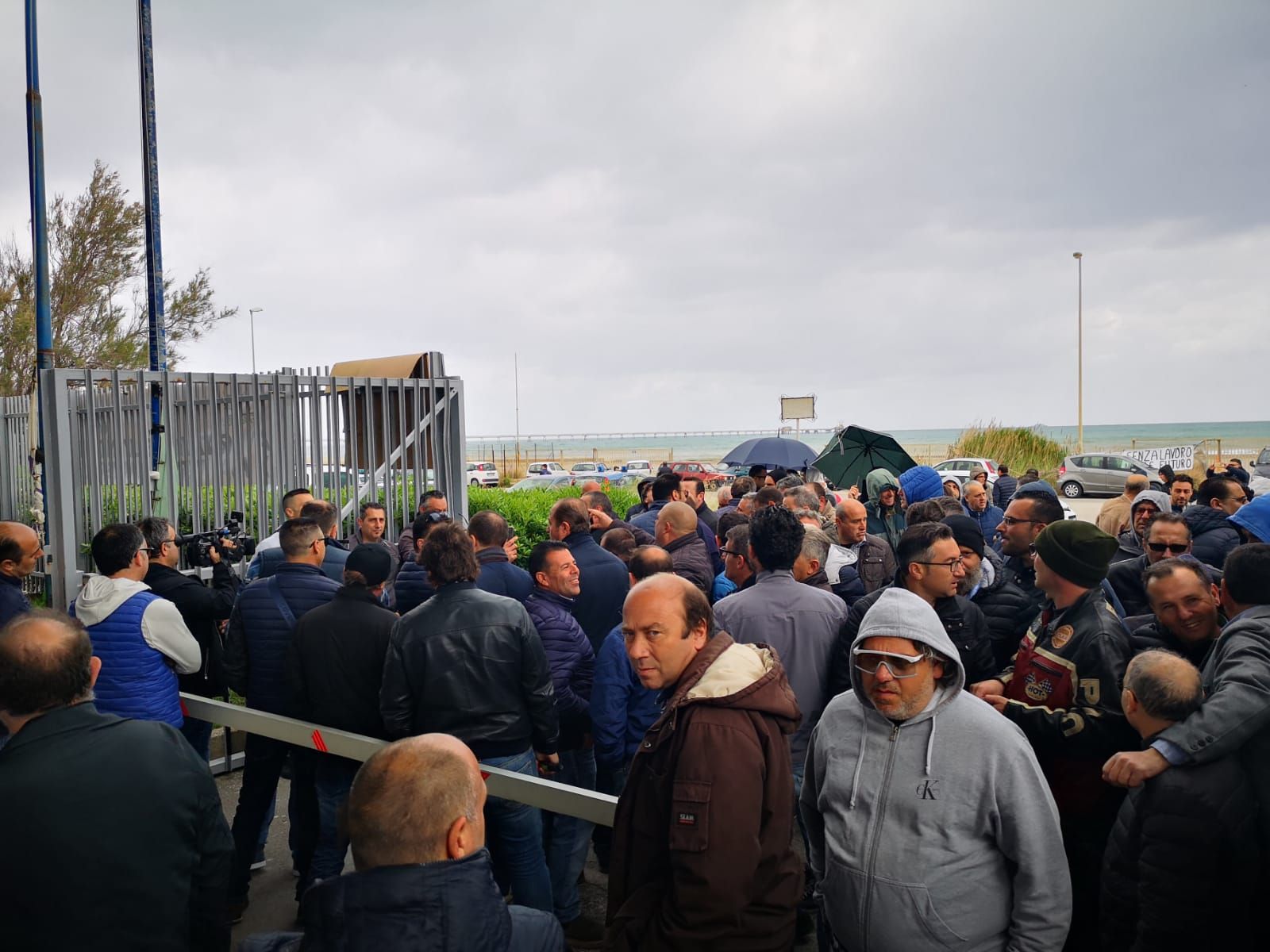 Altra giornata di proteste sul fronte Blutec. “Di Maio rispetti gli impegni”