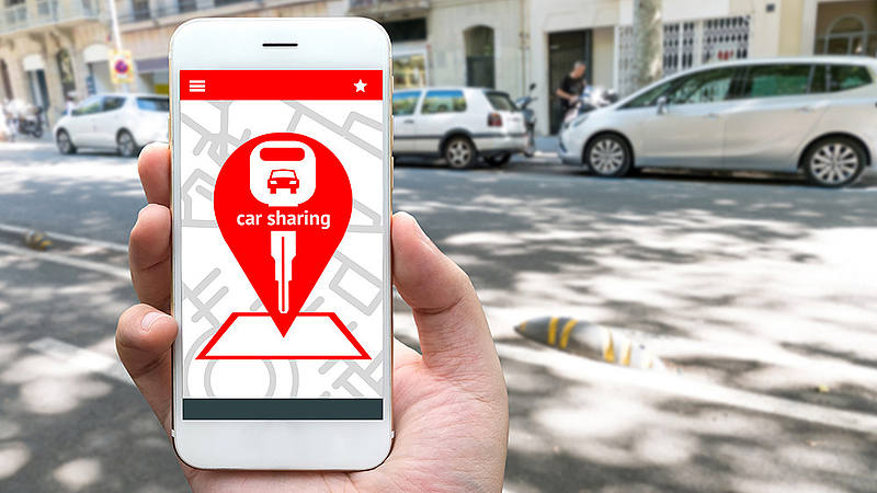 Un milione d’italiani usano ogni giorno auto a noleggio o condivise