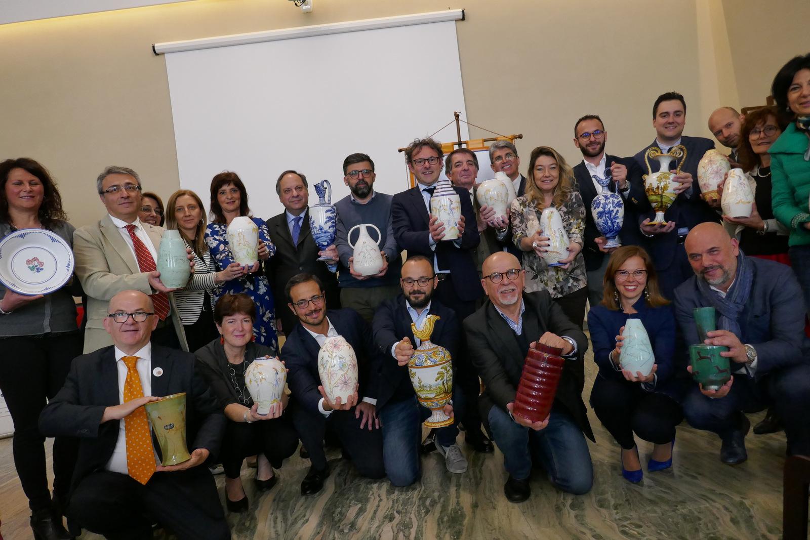 Ceramica italiana, Caltagirone protagonista di due iniziative