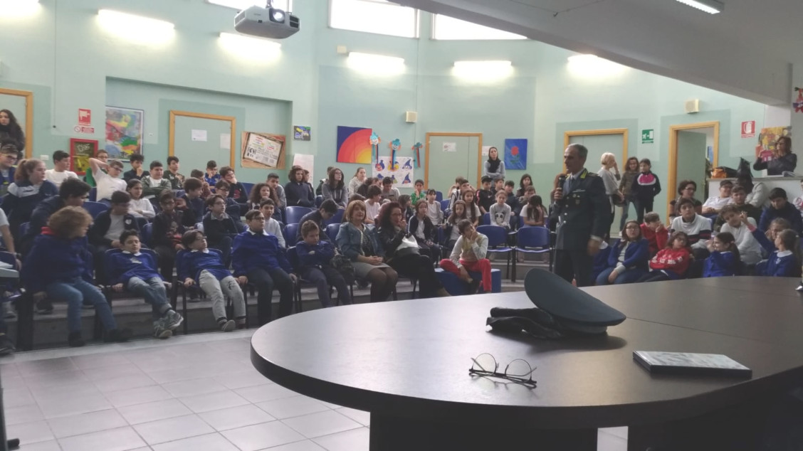 A scuola con la Gdf, concluso progetto “Educazione alla legalità economica” A scuola con la Gdf, concluso progetto “Educazione alla legalità economica”