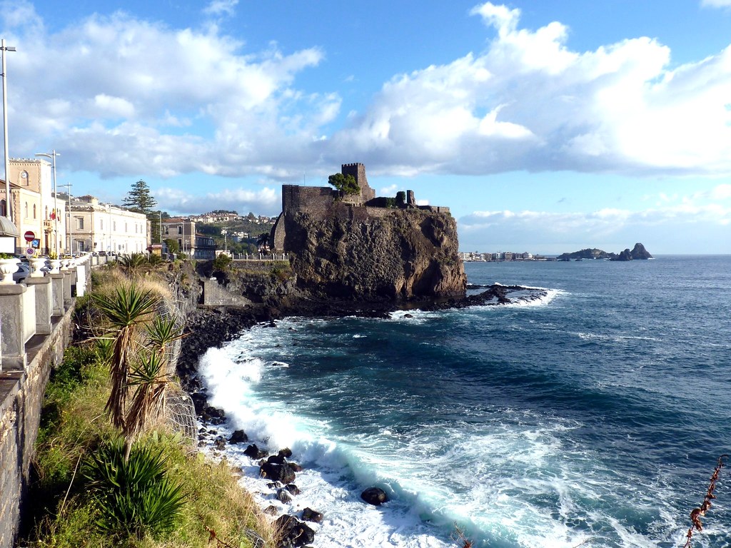 Aree marittime, resta accessibile parte Aci Castello e tutta Aci Trezza Aree marittime, resta accessibile parte Aci Castello e tutta Aci Trezza