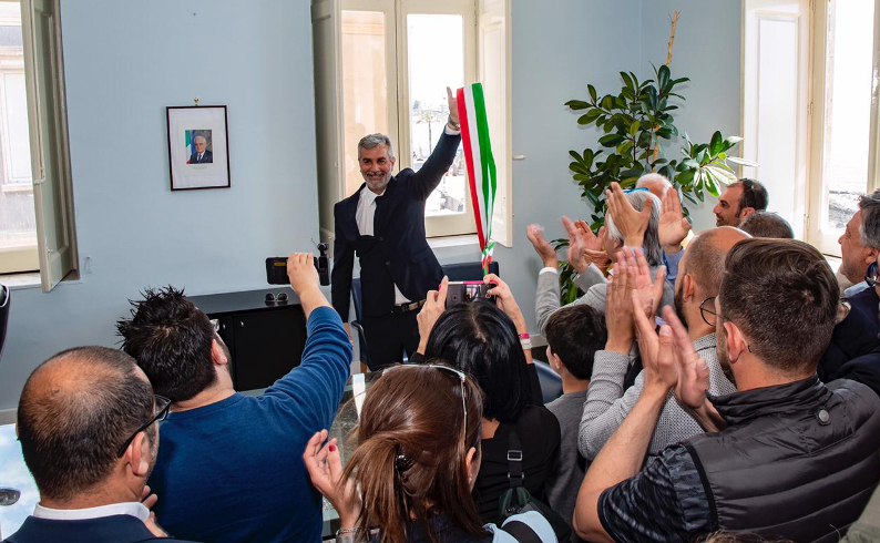 Scandurra è il nuovo sindaco di Aci Castello:  “Priorità ai lavori come quelli per il collettore”