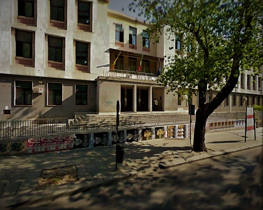 Tweet d’accusa a un’insegnante, il Ministero la sospende Tweet d’accusa a un’insegnante, il Ministero la sospende