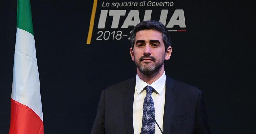 Vitalizi: Fraccaro, solo due regioni non li tagliano