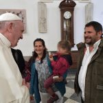 Politica: fascismi e razzismi, parla anche Papa Francesco e riceve rom e sinti