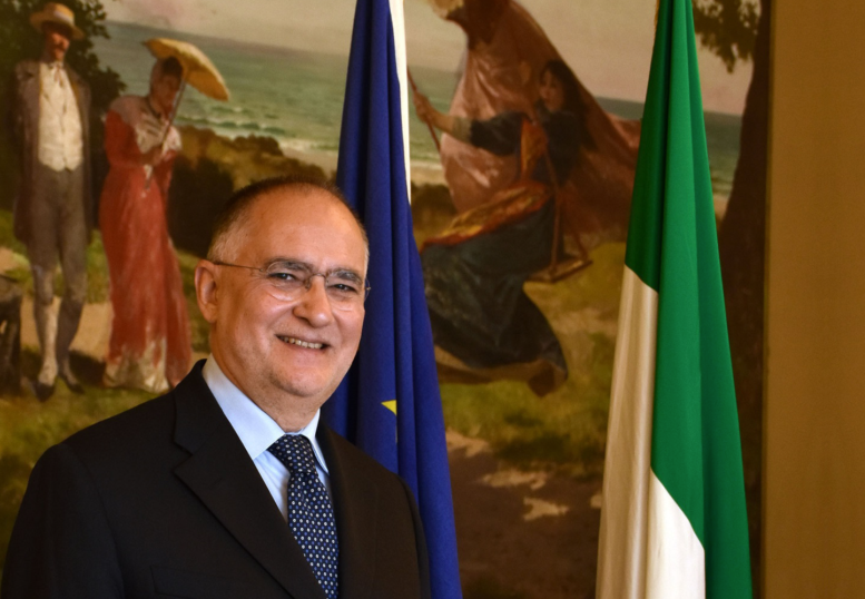 Caporalato, doppio vertice nella Prefettura di Catania sull’area etnea Caporalato, doppio vertice nella Prefettura di Catania sull’area etnea