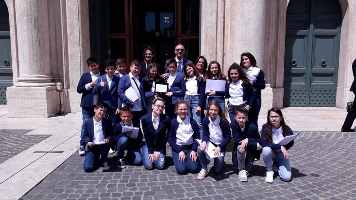 Scuola: Costituzione, alunni siciliani primi al premio Parlawiki Scuola: Costituzione, alunni siciliani primi al premio Parlawiki