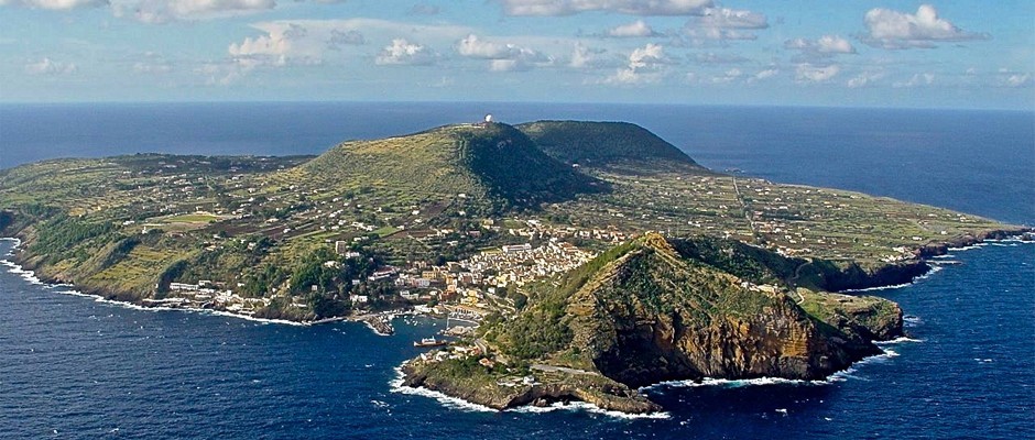 Ustica: tra orti, area marina e veg, l’Isola è “a prova di Greta” Ustica: tra orti, area marina e veg, l’Isola è “a prova di Greta”