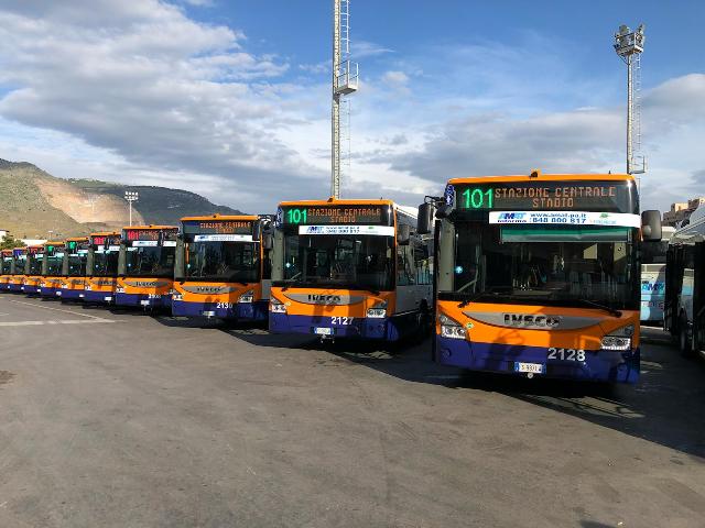 Amat nel caos per i tagli regionali al Tpl. Il Comune: “Conseguenze catastrofiche” Amat nel caos per i tagli regionali al Tpl. Il Comune: “Conseguenze catastrofiche”