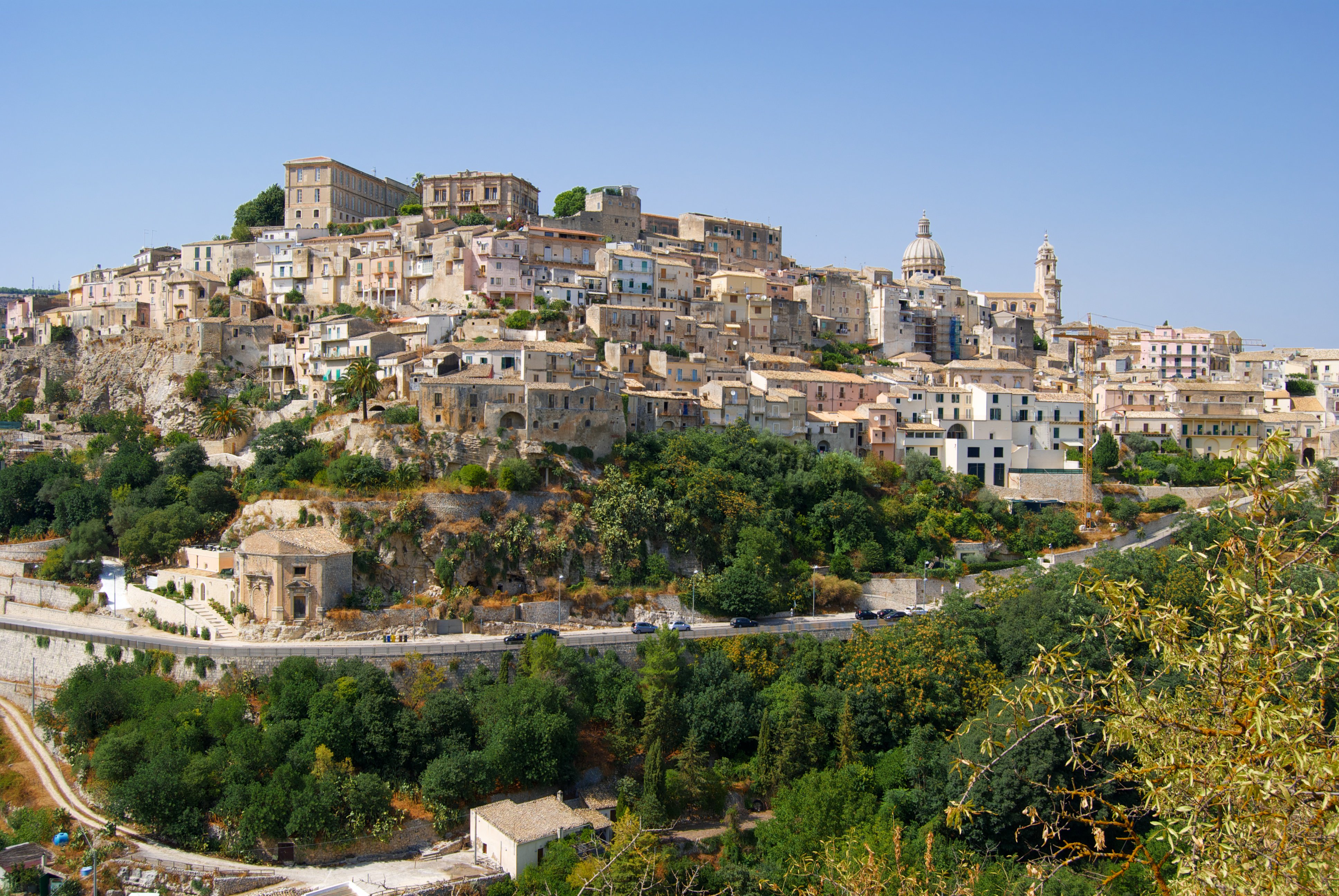 Ambiente, denunciato sversamento di idrocarburi nel torrente Mongillè