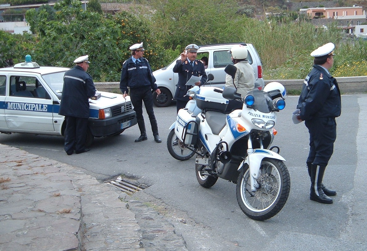 Vigili, mobilità e controllo del territorio per il Comune tanti nodi da sciogliere