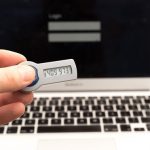 Banche, addio token, si fa tutto col cellulare