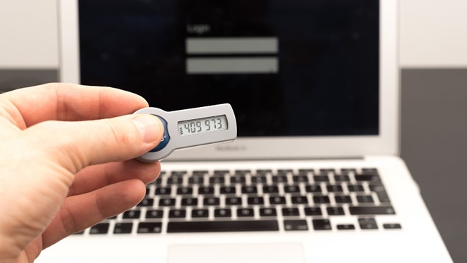 Banche, addio token, si fa tutto col cellulare