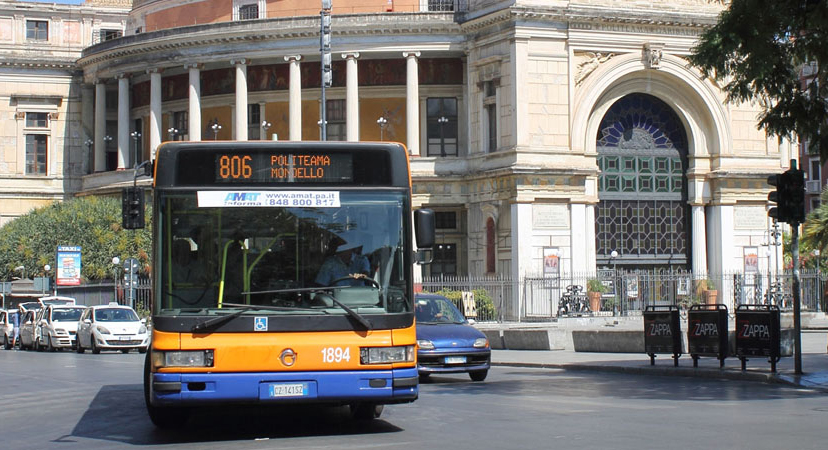 Vertenza Amat, sit-in dei lavoratori al Comune di Palermo